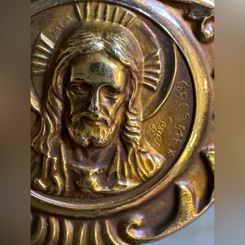14k real Gold Jesus Medallion Pendant vintage 8.14 grams 1 1/2 inch